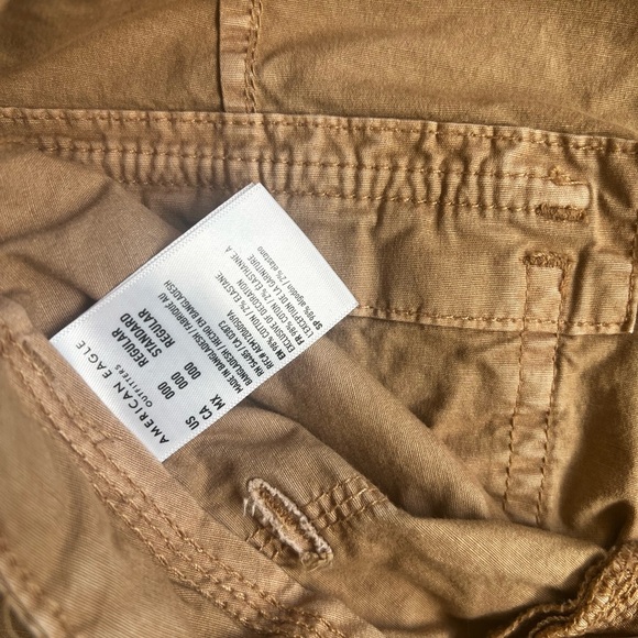 American Eagle Outfitters Tan Cargo Pants. Relaxed Fit - Picture 6 of 9